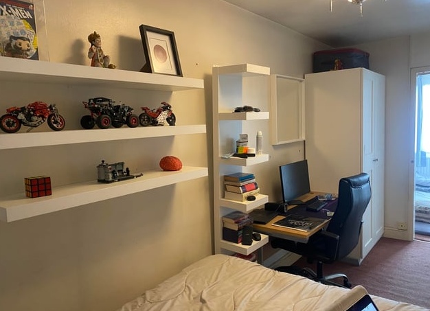 Как сделать столик с книжными полками из паллеты