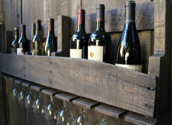 Винная полка из европалеты своими руками